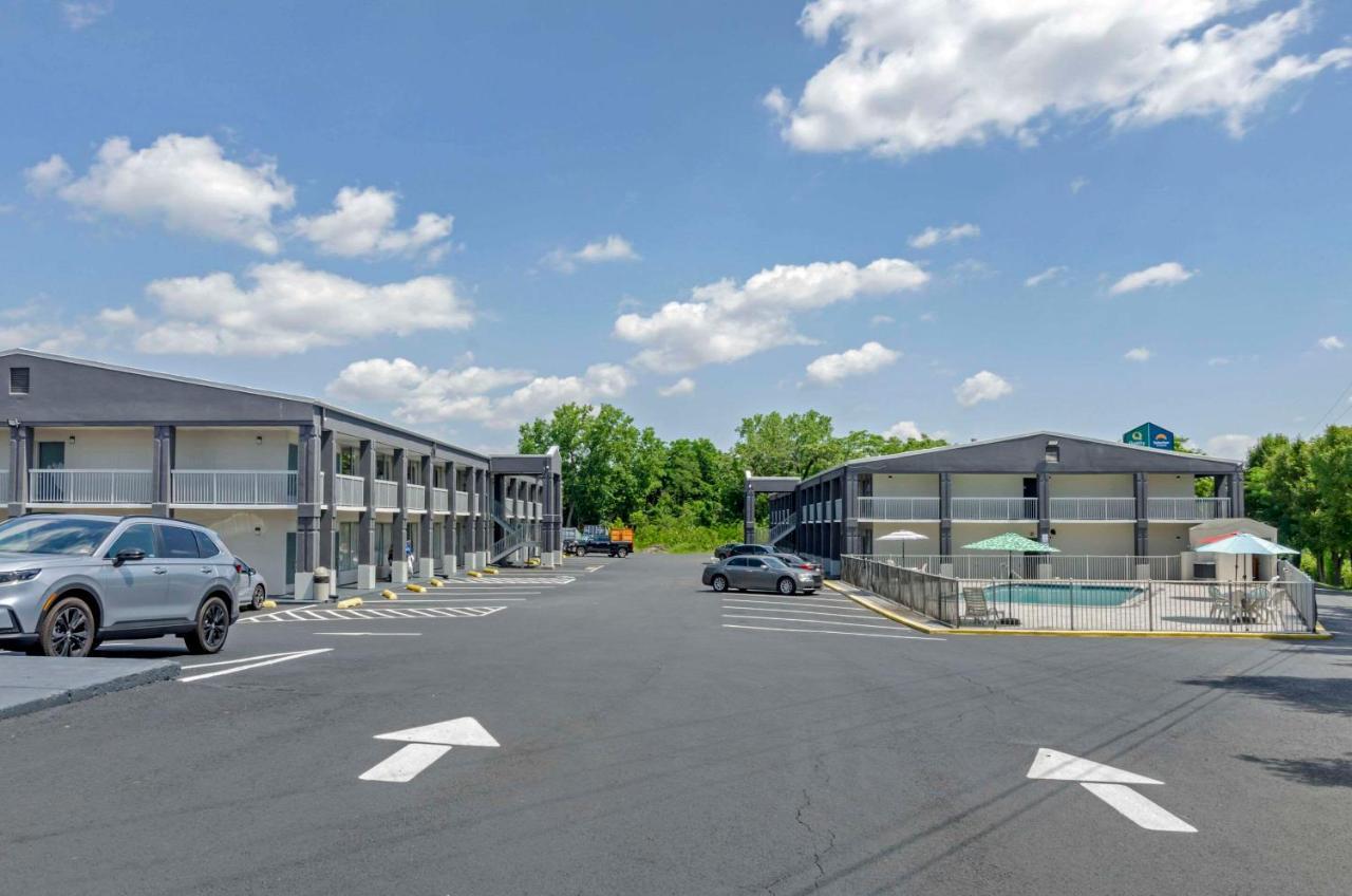 Suburban Studios Verona - Staunton North Esterno foto